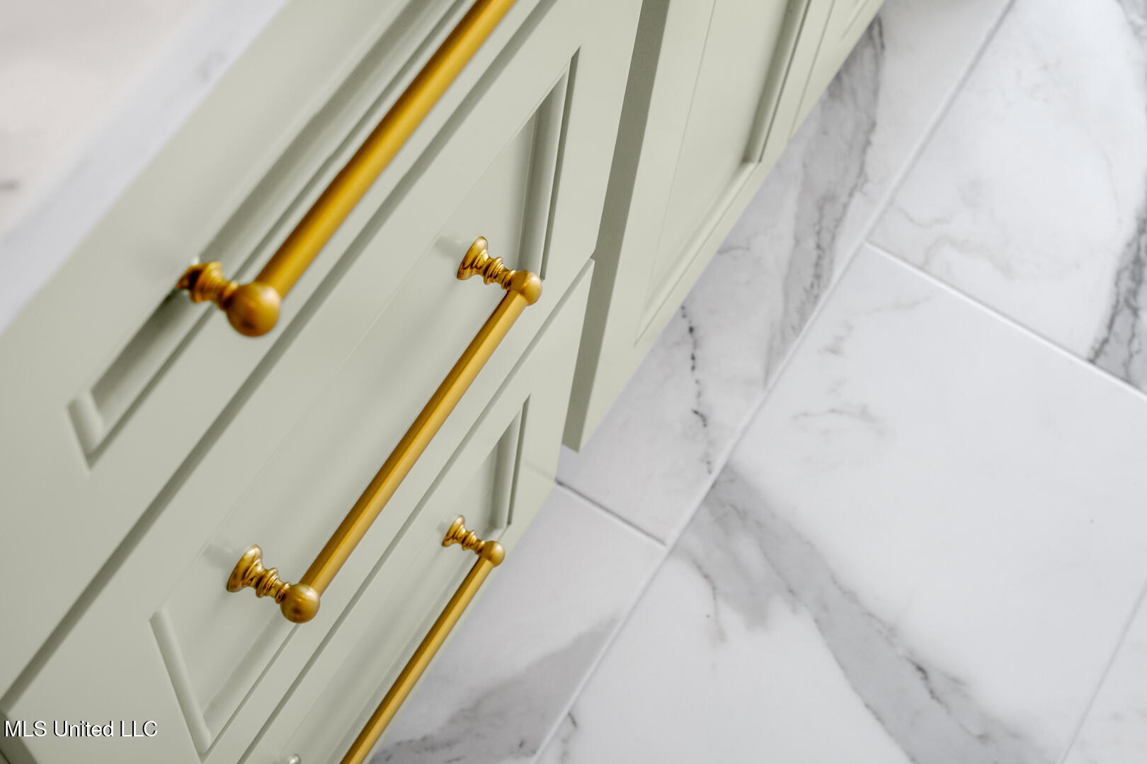 357 Butler Road Ocean Springs, MS 39564 - Photo 19 of 25 Luxury Finishes