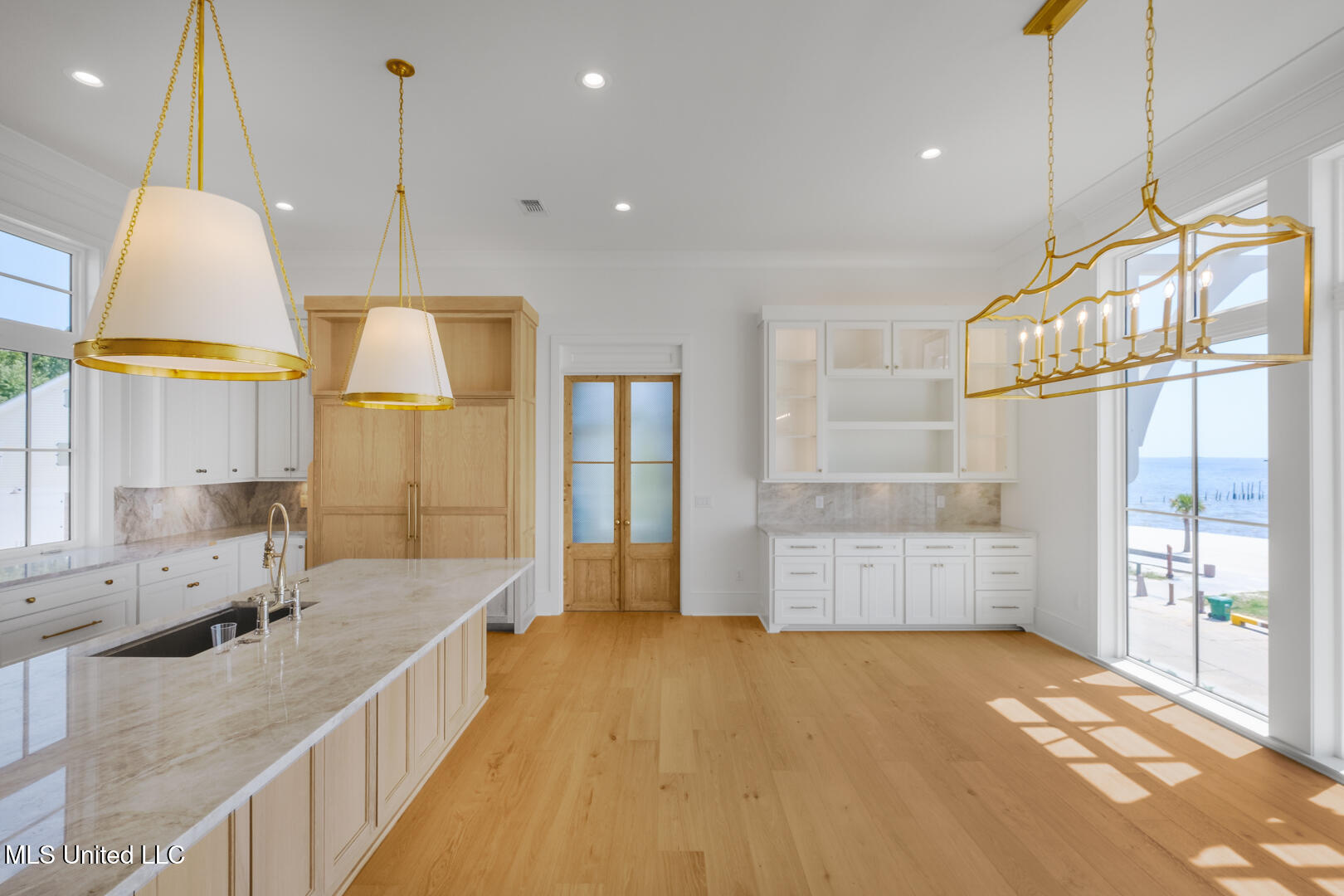 357 Butler Road Ocean Springs, MS 39564 - Photo 3 of 25 Custom Kitchen