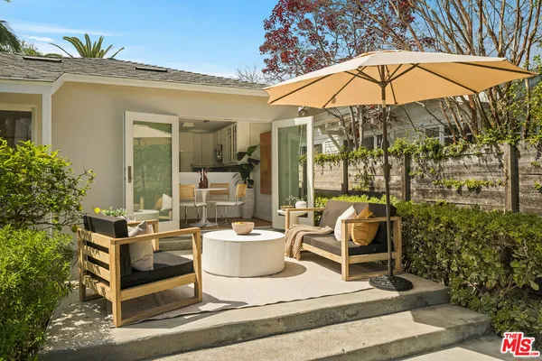 $1,995,000 | 2477 Walnut Avenue, Venice, CA 90291