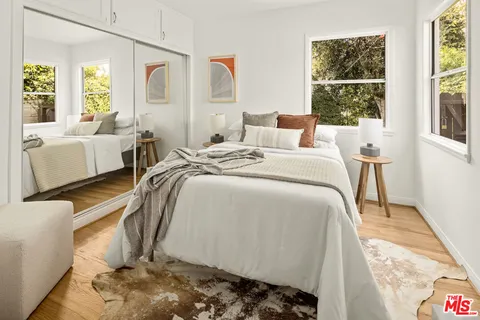 $1,995,000 | 2477 Walnut Avenue, Venice, CA 90291