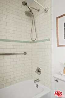 $1,995,000 | 2477 Walnut Avenue, Venice, CA 90291