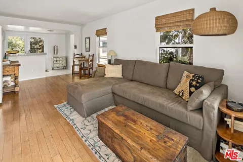 $1,995,000 | 2477 Walnut Avenue, Venice, CA 90291