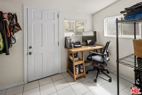 $1,995,000 | 2477 Walnut Avenue, Venice, CA 90291