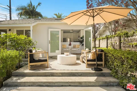$1,995,000 | 2477 Walnut Avenue, Venice, CA 90291