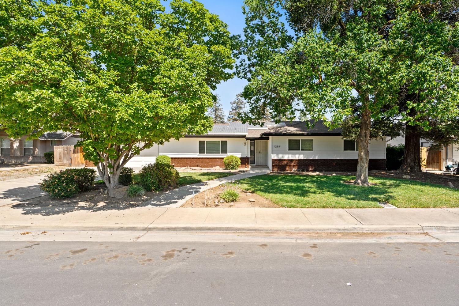 1284 North Riverview Avenue Reedley, CA 93654 - Photo 1 of 40