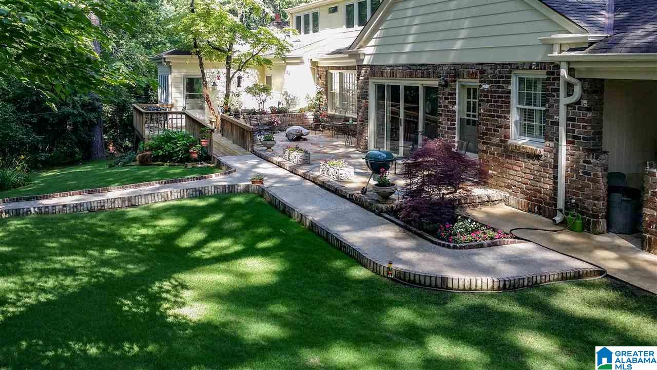 4016 Old Leeds Circle Birmingham, AL 35213 - Photo 3 of 32