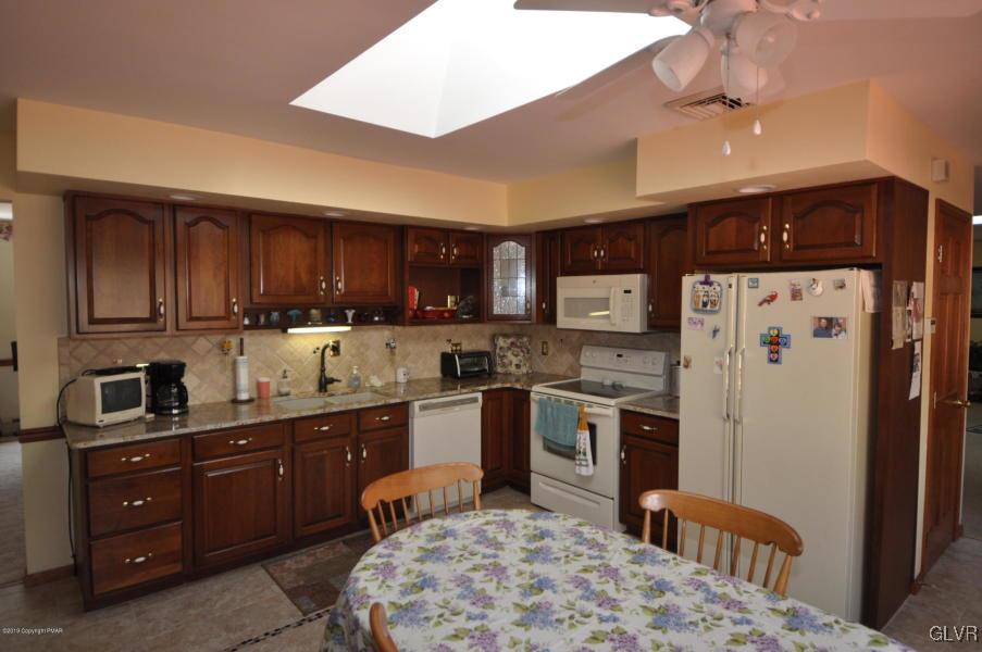 21 Rhododendron Road Jim Thorpe, PA 18229 - Photo 3 of 49 Gallery Image 3