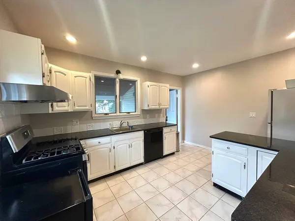 $4,800 | 1601 Centre Street, Newton, MA 02461