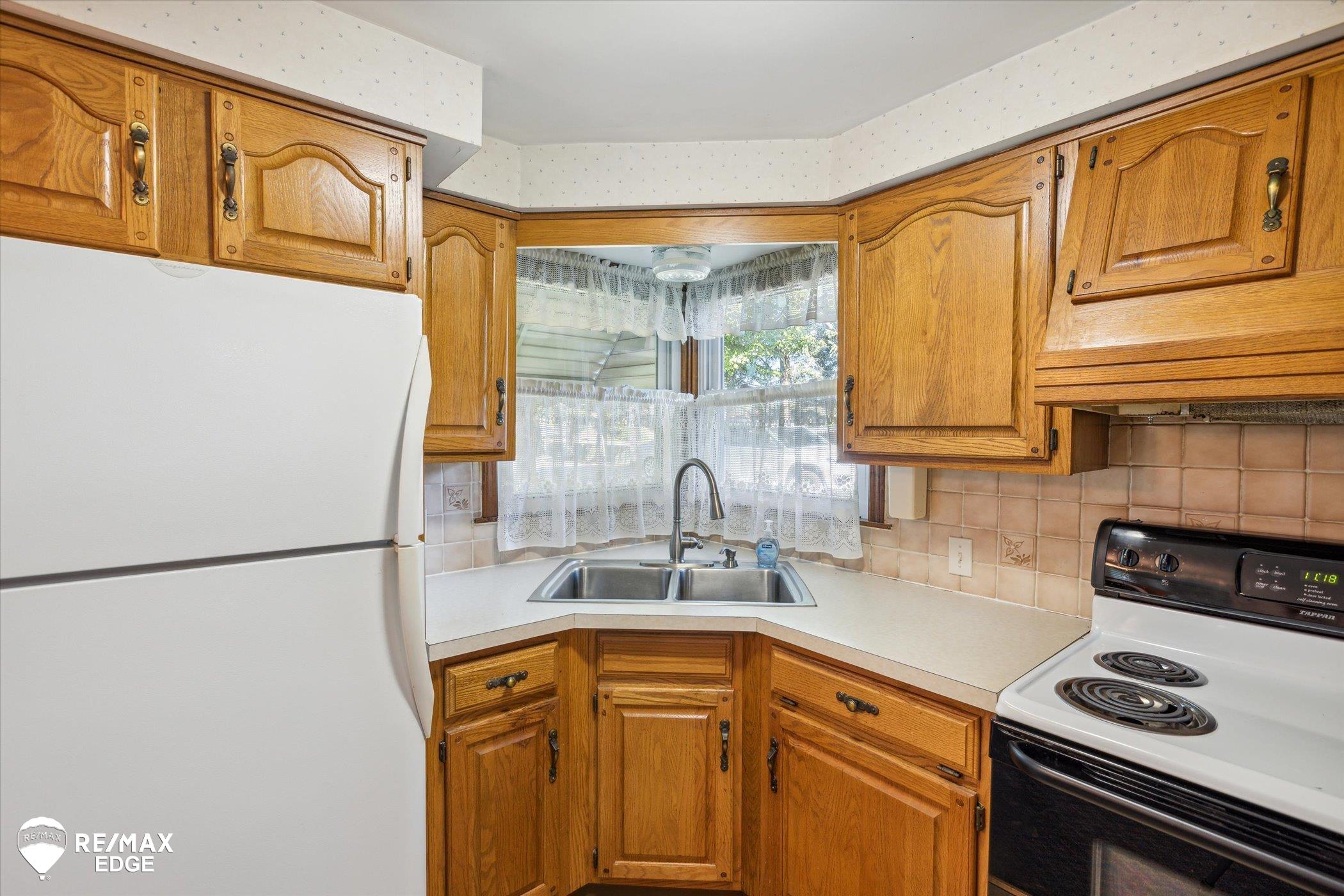 3092 Covert Road Flint, MI 48506 - Photo 10 of 41 50154153-1643813d-8119-4c18-8dc5-b52d80189421.JPG