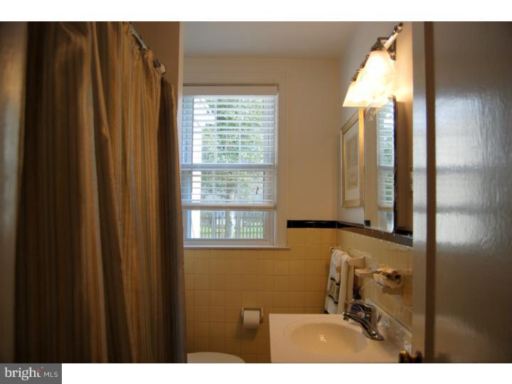 319 Madison Road Springfield, PA 19064 - Photo 8 of 18 Bathroom