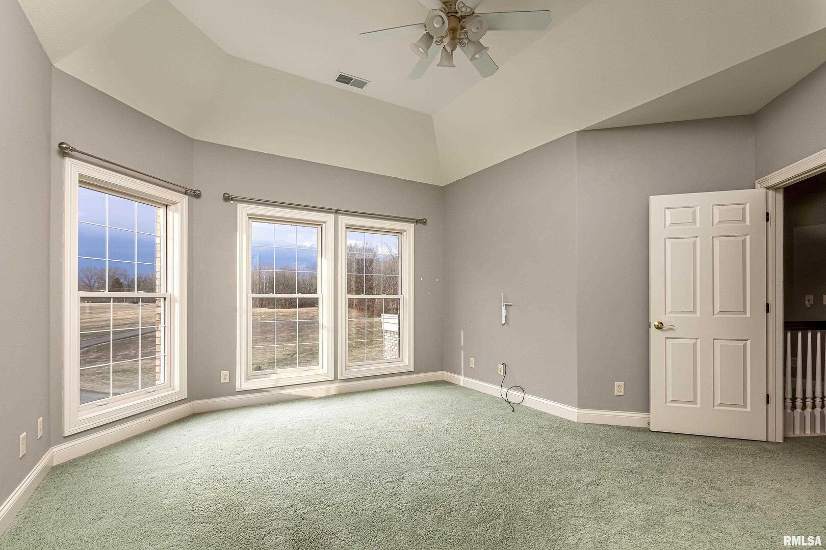 3115 West Striegel Road Carbondale, IL 62901 - Photo 25 of 54 an empty room with windows