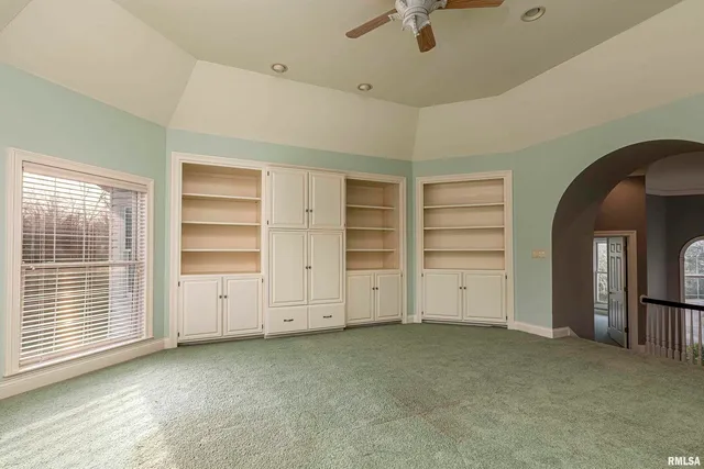 $865,000 | 3115 West Striegel Road, Carbondale, IL 62901