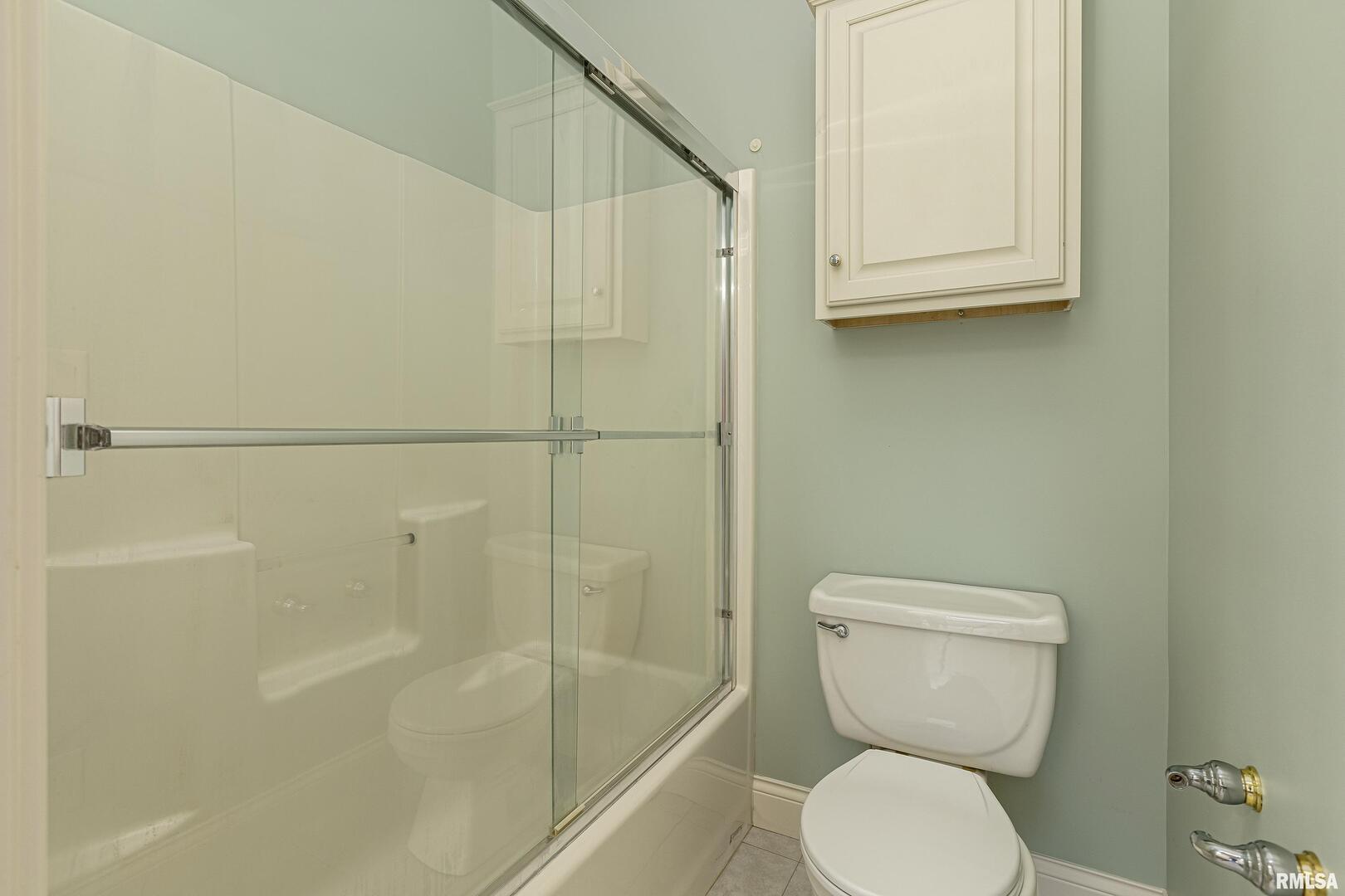 3115 West Striegel Road Carbondale, IL 62901 - Photo 33 of 54 a bathroom with a toilet and a shower