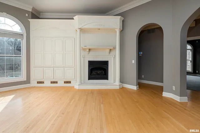 $865,000 | 3115 West Striegel Road, Carbondale, IL 62901