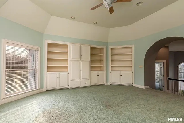 $865,000 | 3115 West Striegel Road, Carbondale, IL 62901