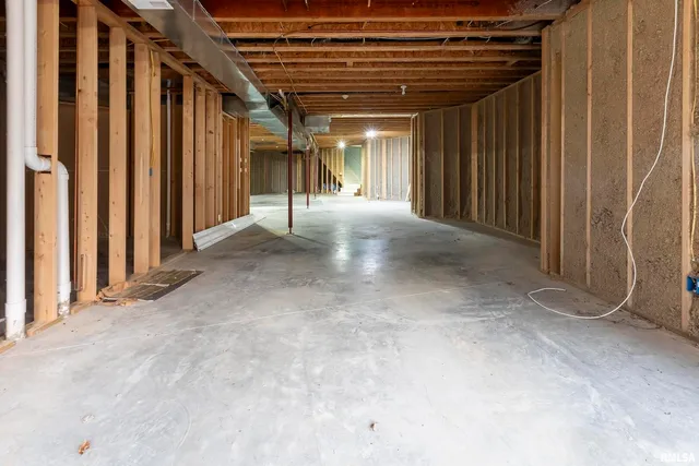 $865,000 | 3115 West Striegel Road, Carbondale, IL 62901