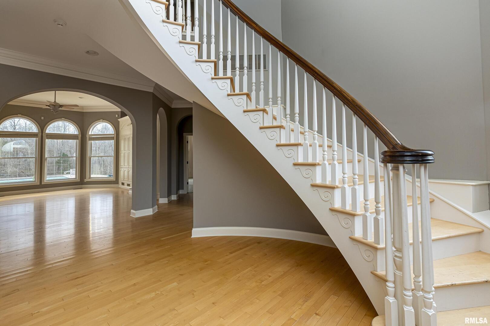 3115 West Striegel Road Carbondale, IL 62901 - Photo 5 of 54 a view of an entryway with wooden floor
