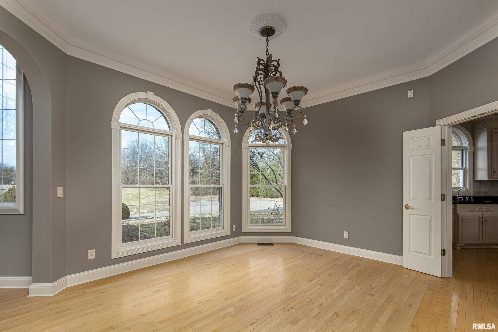 3115 West Striegel Road Carbondale, IL 62901 - Photo 10 of 54 a view of a livingroom with a window