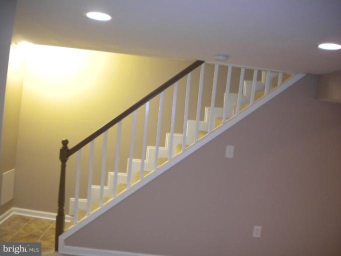 812 Wicklow Road Baltimore, MD 21229 - Photo 10 of 30