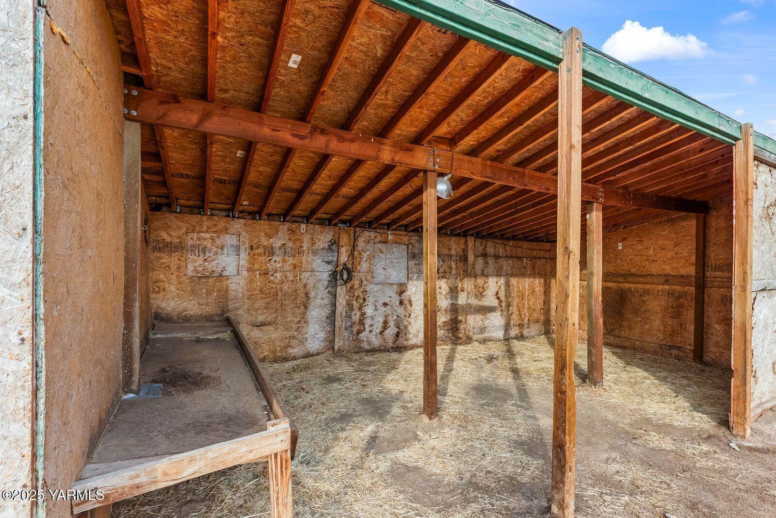 1880 Dilley Road Tieton, WA 98947 - Photo 41 of 45 a view of outdoor space