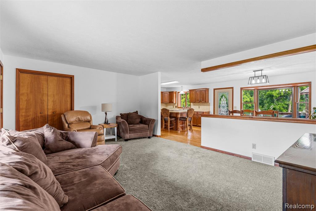 6699 Lansing Road Durand, MI 48429 - Photo 9 of 53