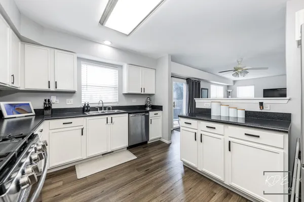 $289,900 | 3800 Harms Road, Joliet, IL 60435