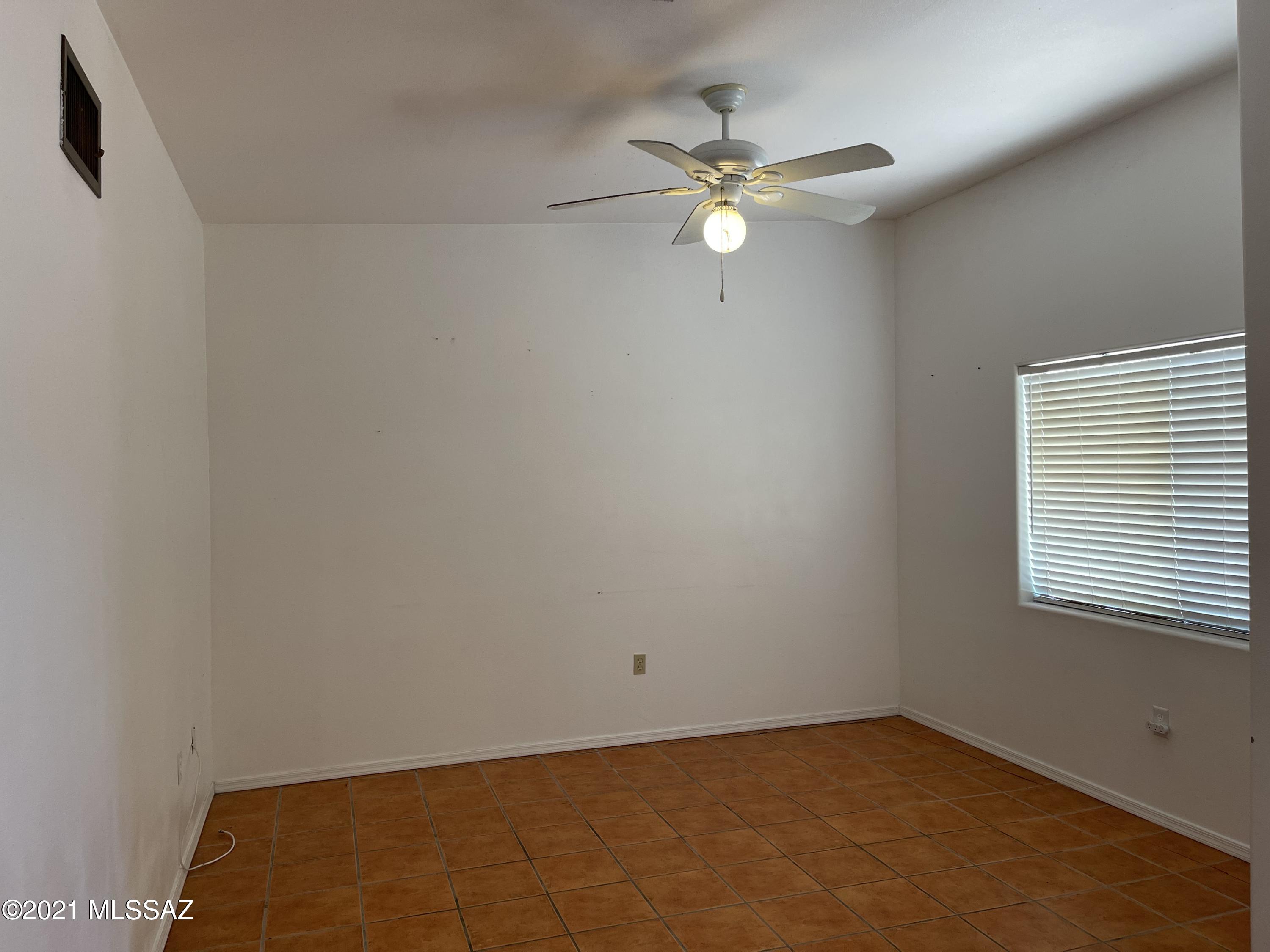 1022 B Circulo Golondrina Rio Rico, AZ 85648 - Photo 10 of 22