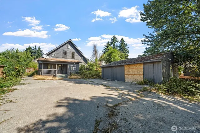 $499,000 | 5360 South Wallace Street, Seattle, WA 98178