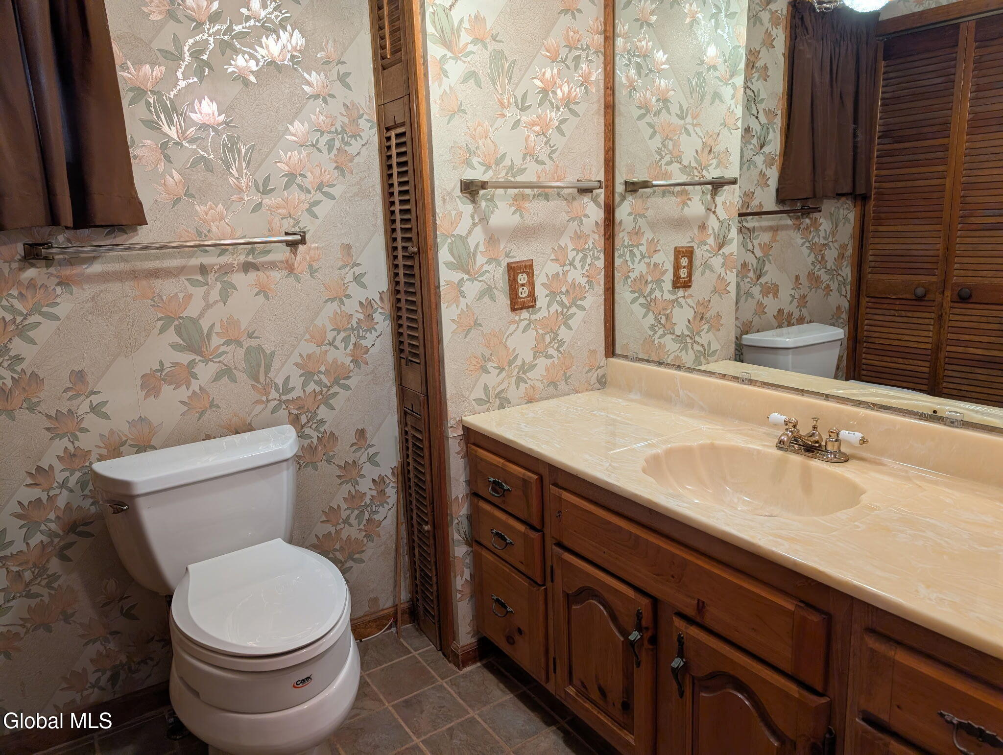 31 St George Place Colonie, NY 12304 - Photo 14 of 36 14