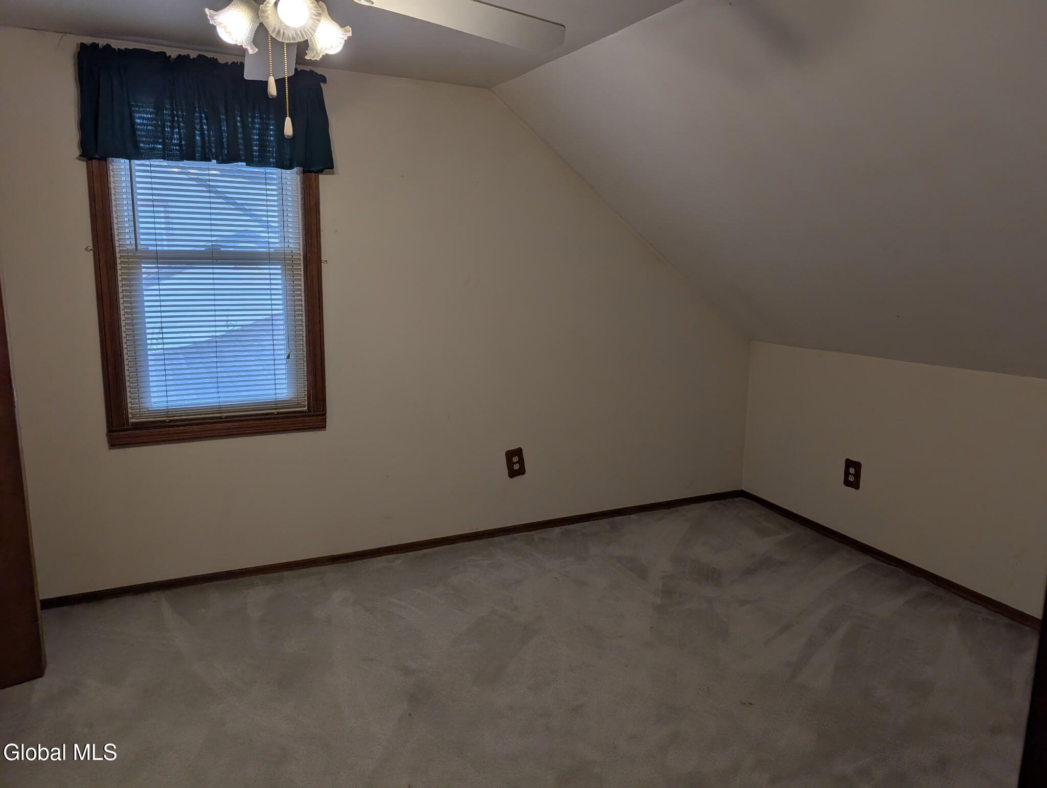 31 St George Place Colonie, NY 12304 - Photo 32 of 36 34