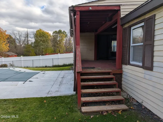 $379,000 | 31 St George Place, Colonie, NY 12304