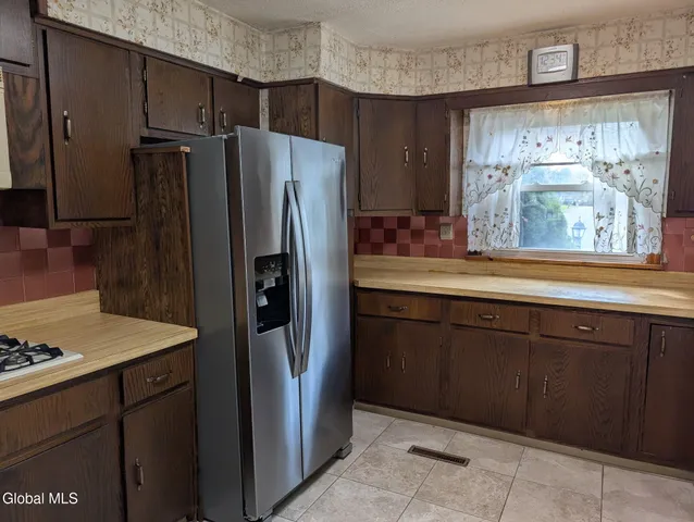 $379,000 | 31 St George Place, Colonie, NY 12304