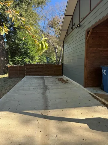 a view of a garage