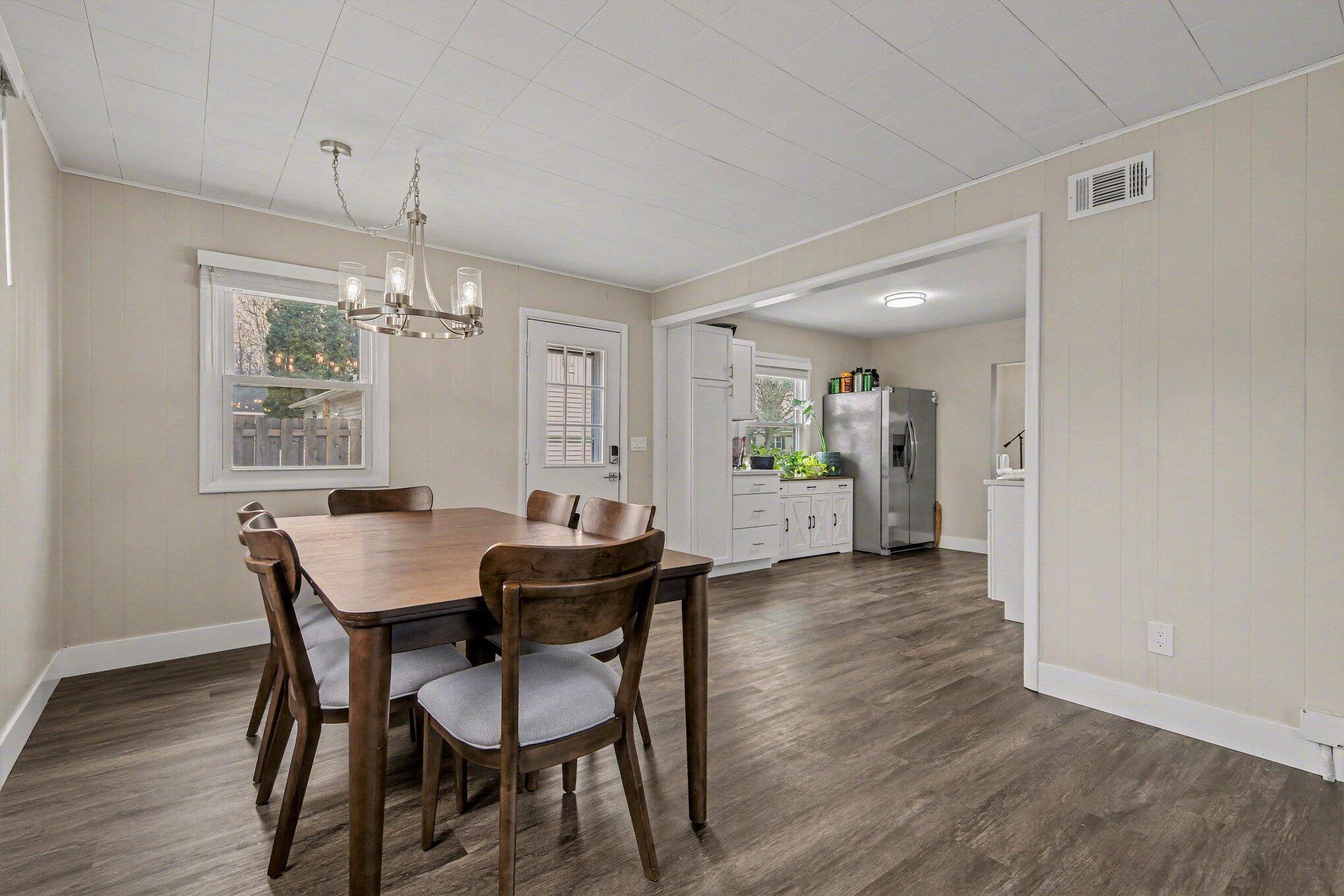 129 Barry Street Southeast Grand Rapids, MI 49548 - Photo 12 of 16 008_file_3939