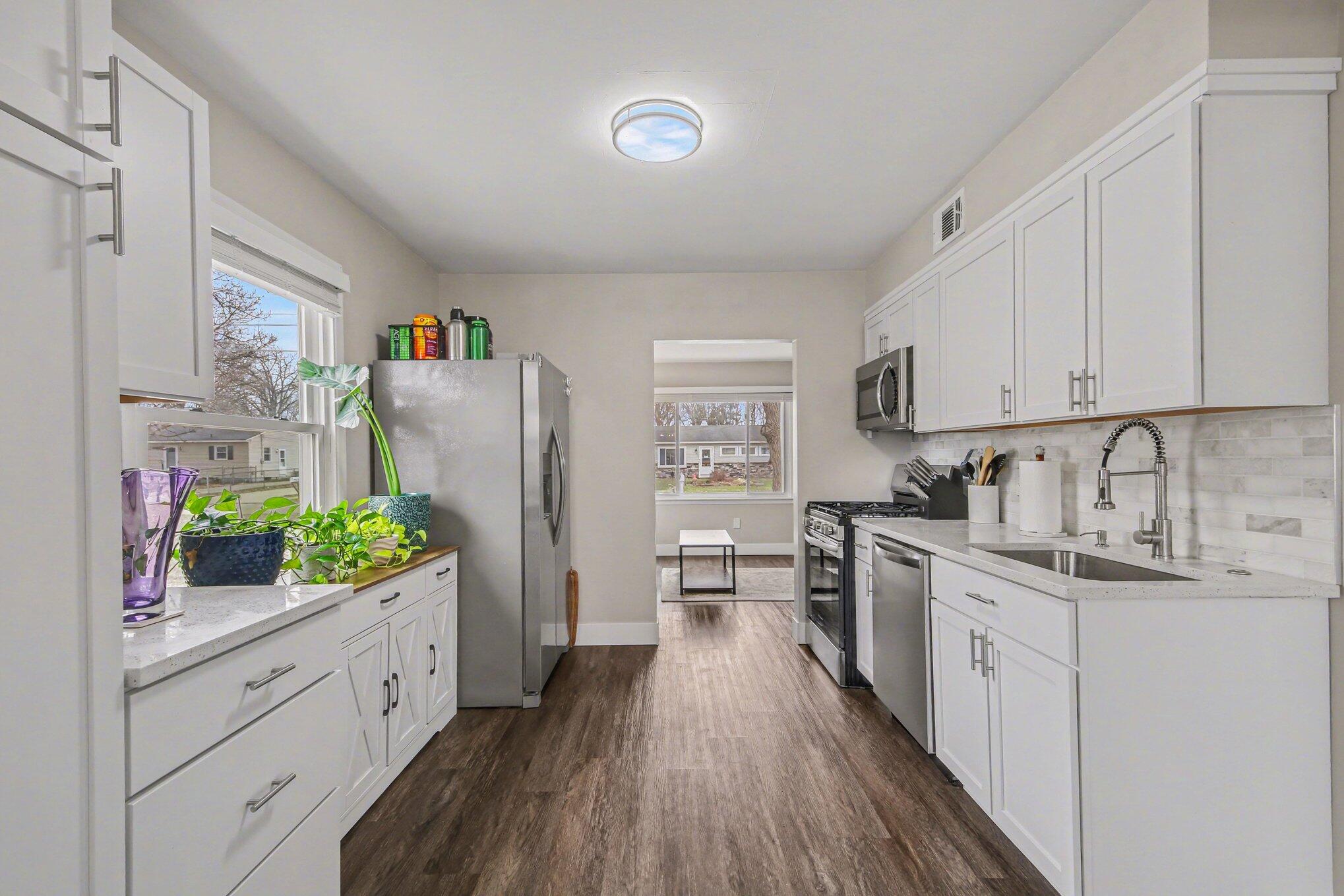 129 Barry Street Southeast Grand Rapids, MI 49548 - Photo 13 of 16 007_file_1434