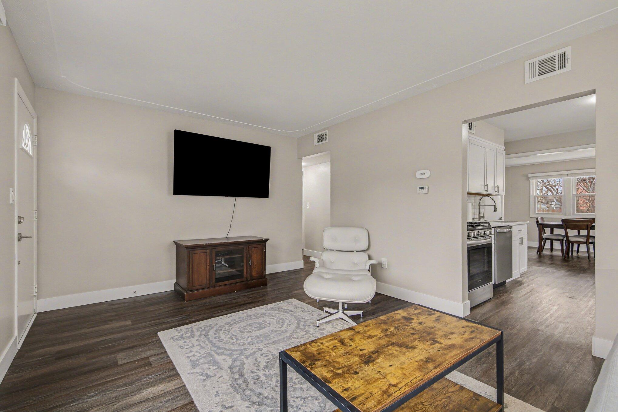 129 Barry Street Southeast Grand Rapids, MI 49548 - Photo 15 of 16 005_file_4442