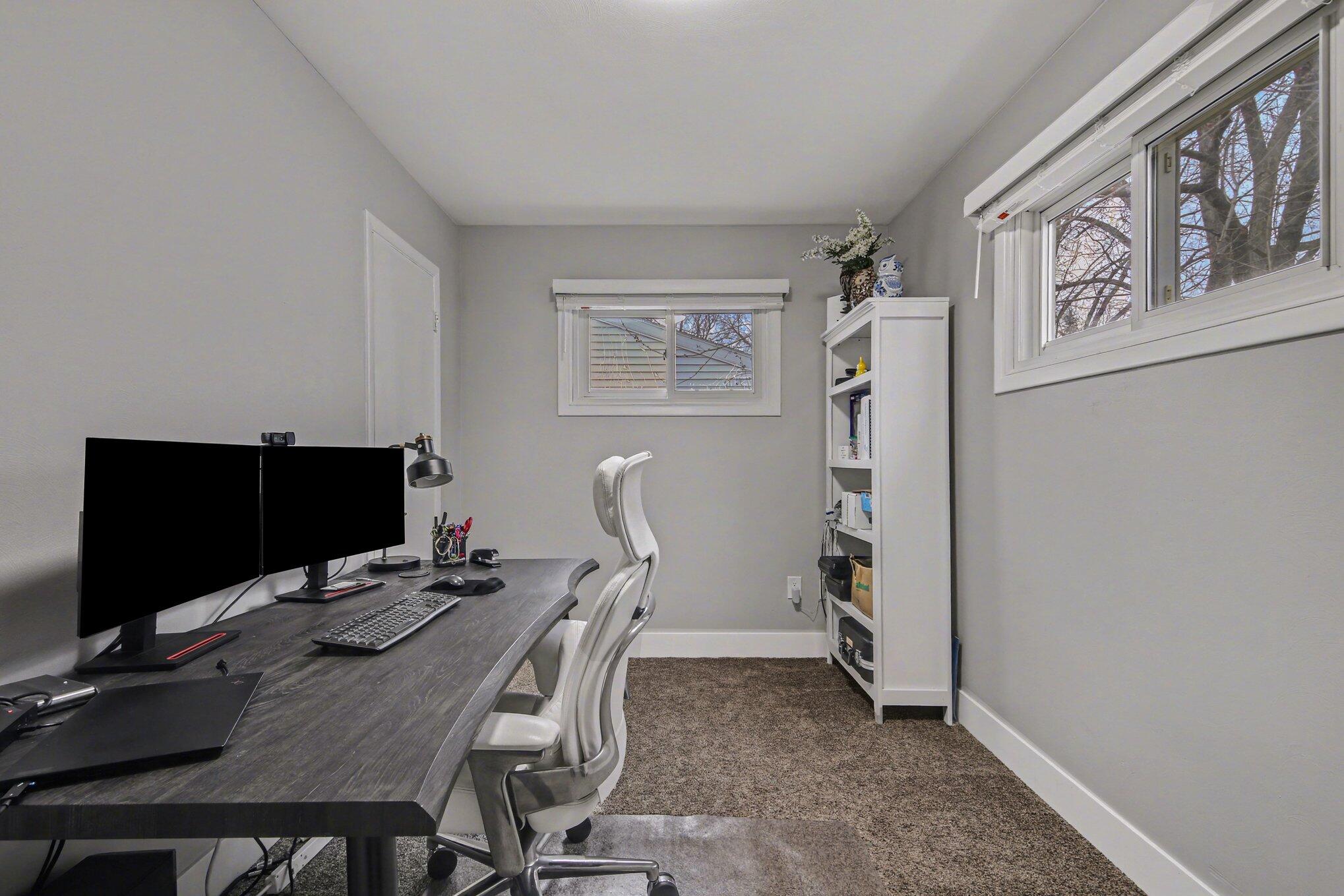129 Barry Street Southeast Grand Rapids, MI 49548 - Photo 6 of 16 014_file_1050