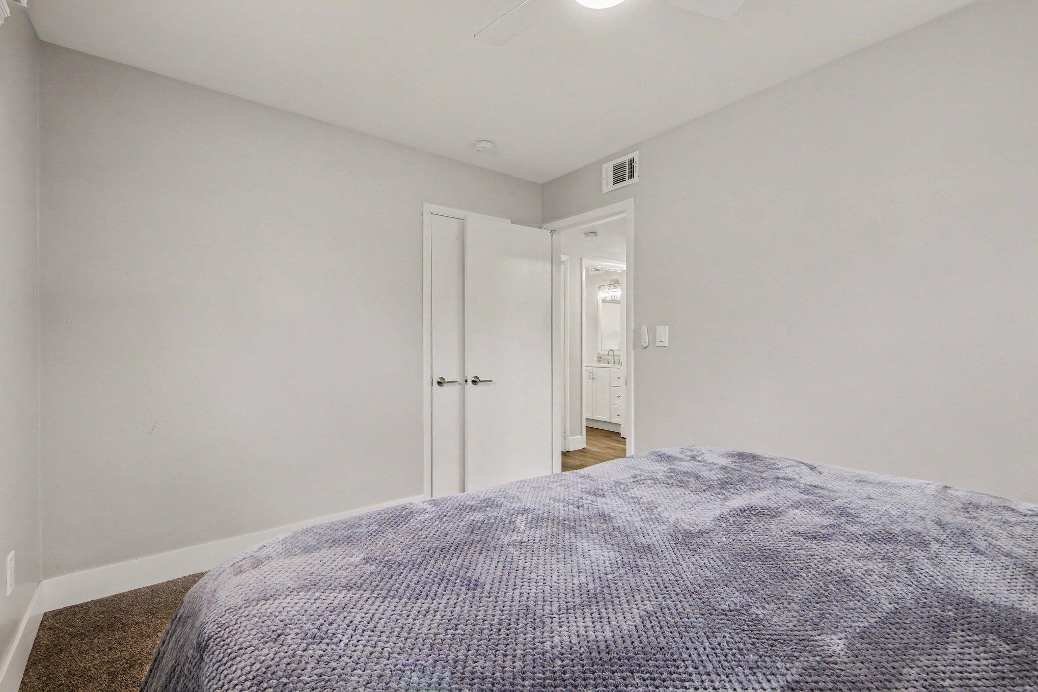 129 Barry Street Southeast Grand Rapids, MI 49548 - Photo 7 of 16 013_file_2231