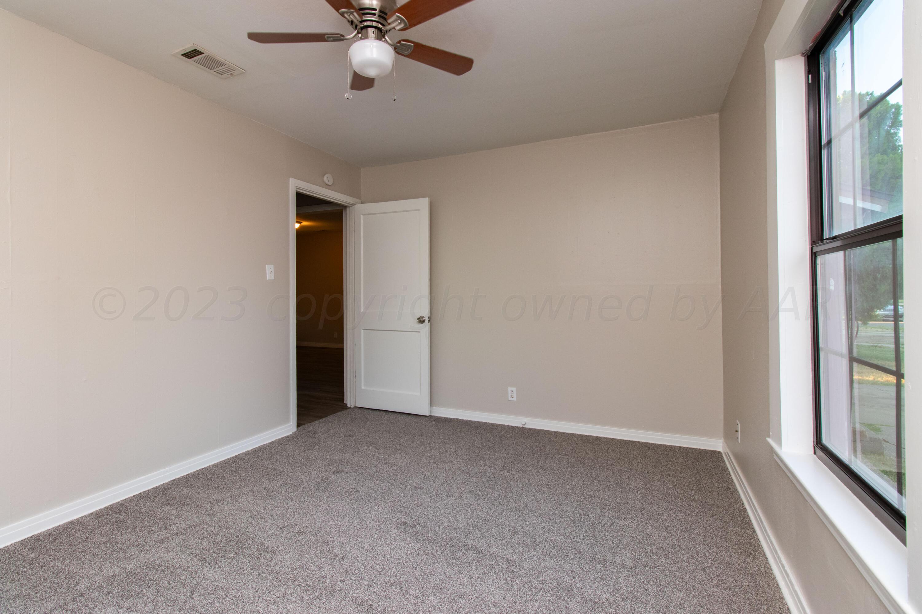 4102 South Hughes Street Amarillo, TX 79110 - Photo 14 of 24 16