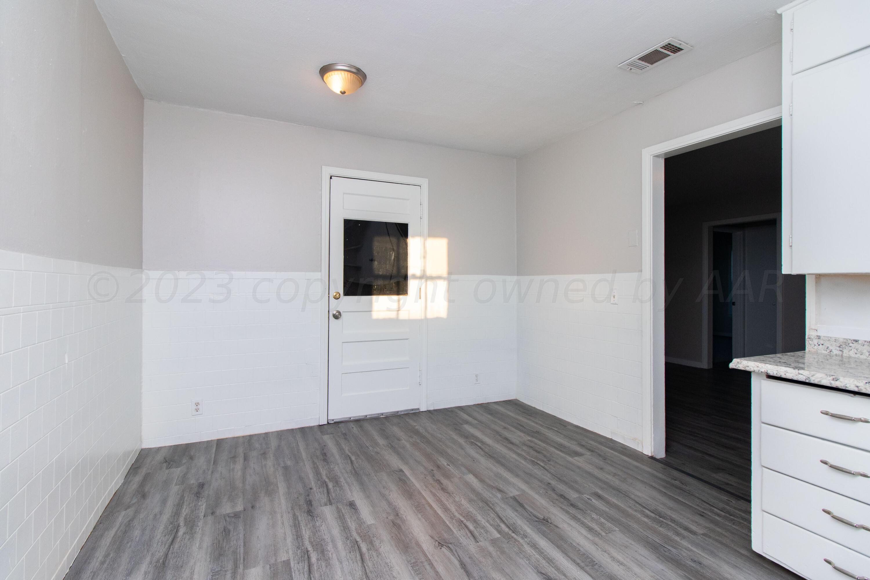 4102 South Hughes Street Amarillo, TX 79110 - Photo 6 of 24 08