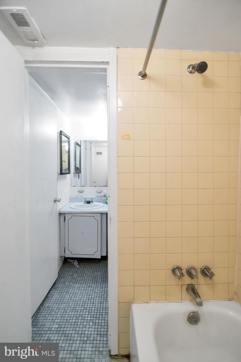 1836 Metzerott Road, Unit 225 Adelphi, MD 20783 - Photo 21 of 36 Gallery Image 21