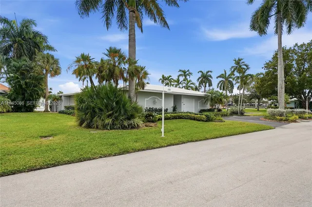 $1,699,000 | 1431 South Ocean Boulevard, Unit 95, Lauderdale-by-the-Sea, FL 33062