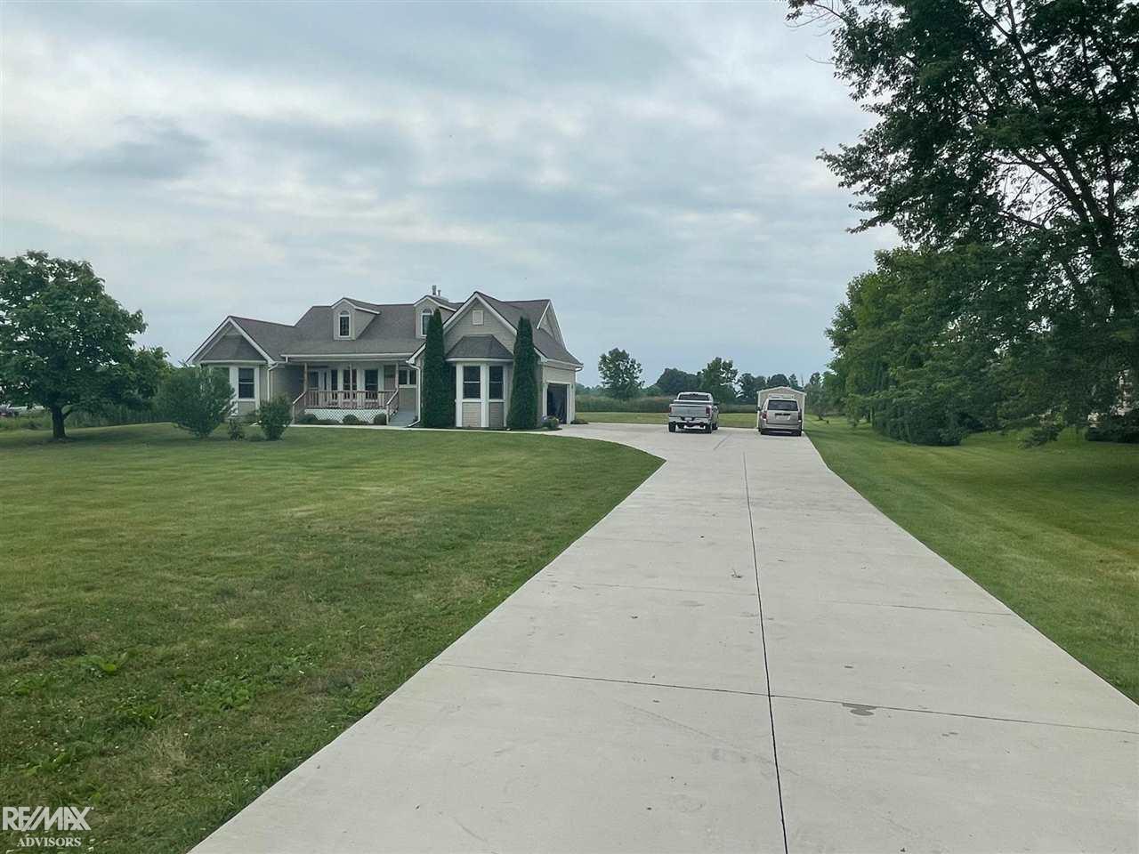 7651 Shea Road Fair Haven, MI 48023 - Photo 4 of 32