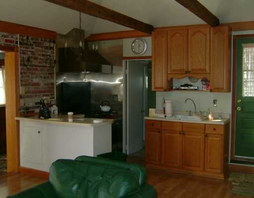 43 Riverside Street Portsmouth, RI 02871 - Photo 2 of 4 Kitchen.