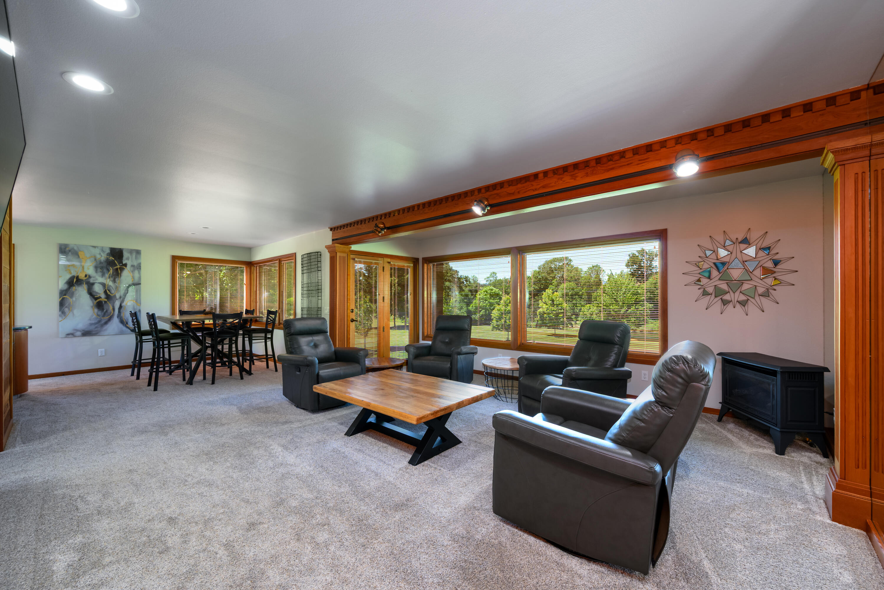 2546 Fisher Road Roseburg, OR 97471 - Photo 11 of 59 a living room with furniture and a large window