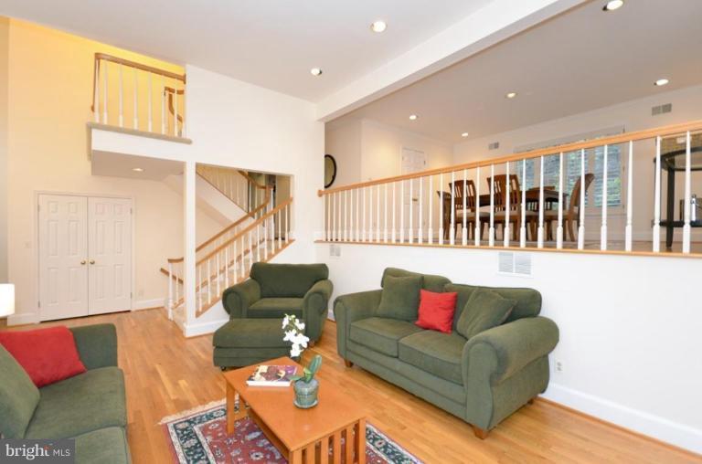 3603 Military Road Arlington, VA 22207 - Photo 2 of 21 Living Room