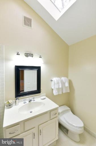 3603 Military Road Arlington, VA 22207 - Photo 13 of 21 Bath #2