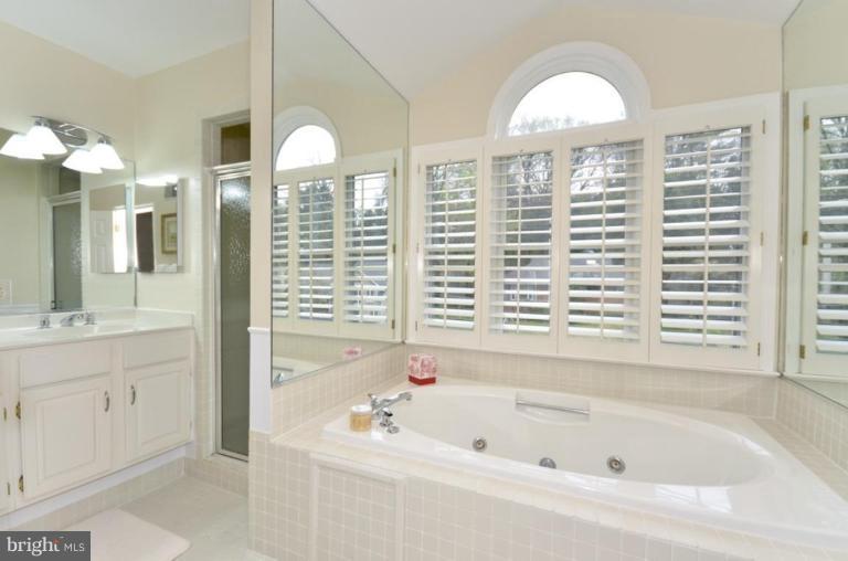 3603 Military Road Arlington, VA 22207 - Photo 15 of 21 Master Bath