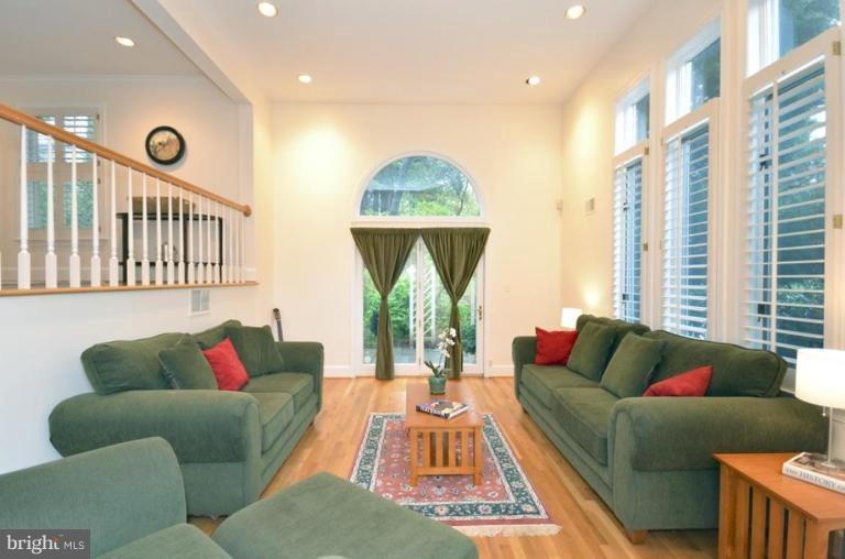 3603 Military Road Arlington, VA 22207 - Photo 3 of 21 Living Room #2