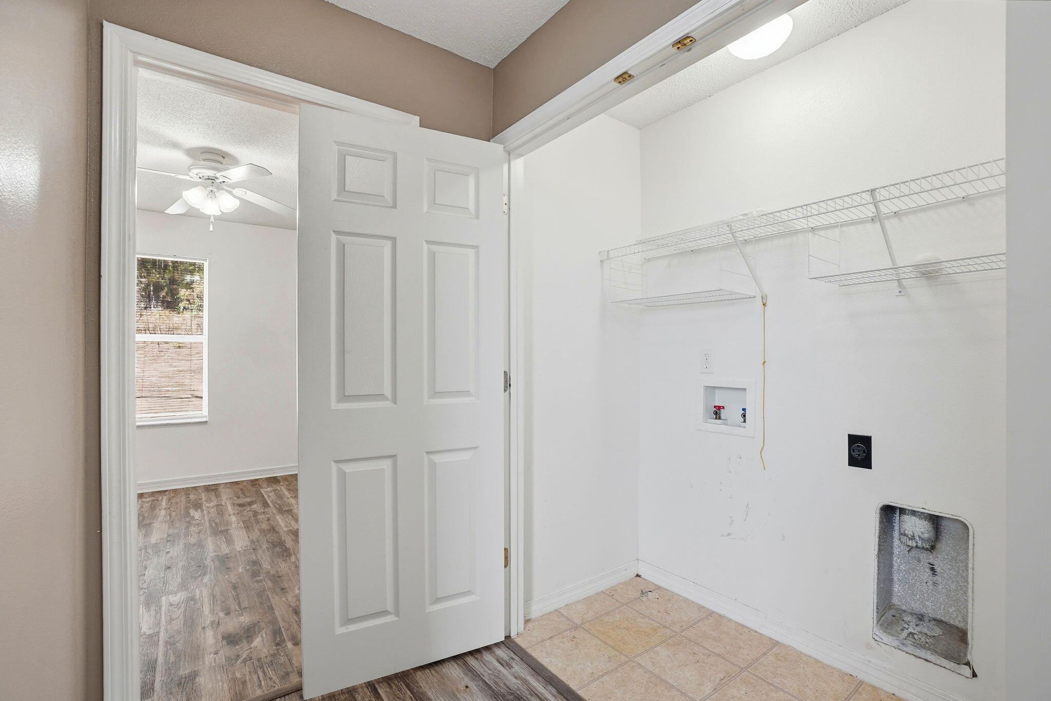 209 Cabana Way Crestview, FL 32536 - Photo 20 of 30 LAUNDRY